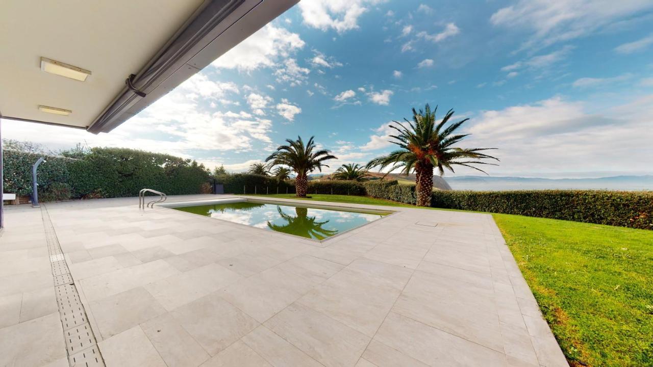 Villa And Sea *