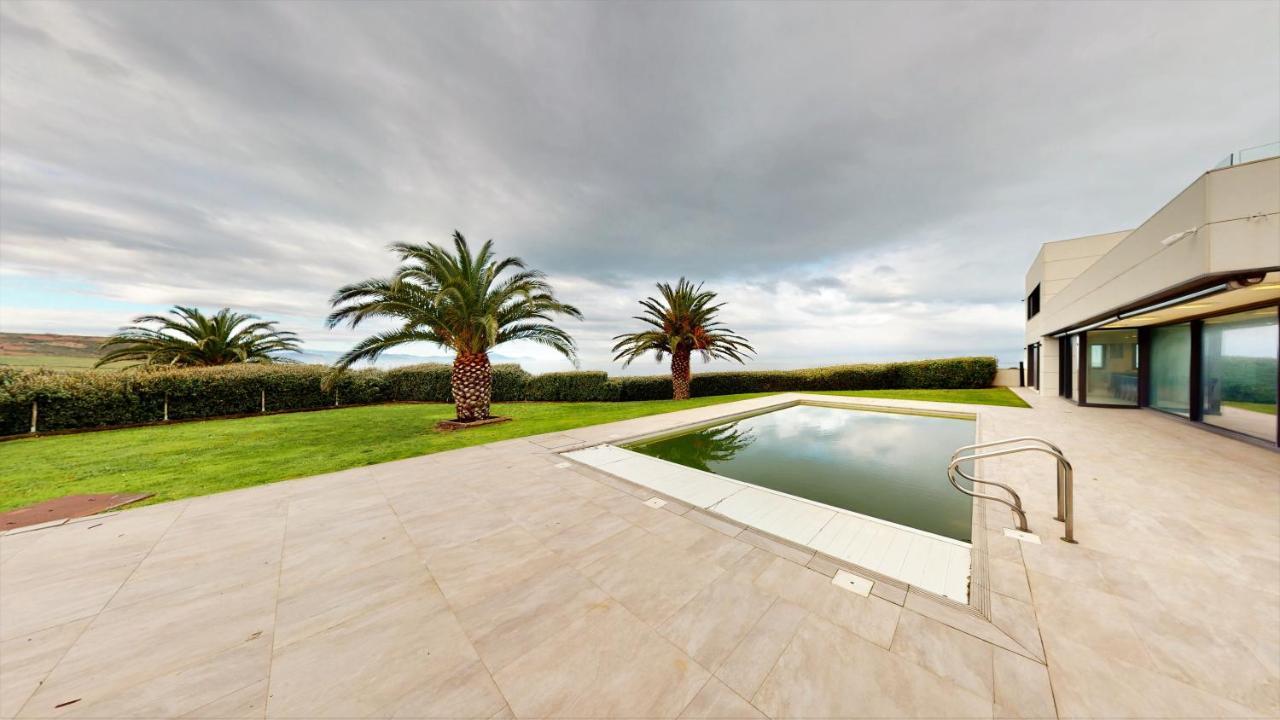 And Sea Villa *