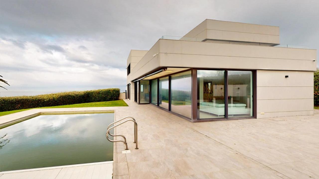 And Sea Villa *